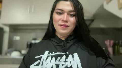 LALA online show from March 13, 6:14 pm