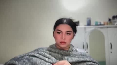 LALA online show from April 7, 1:22 pm