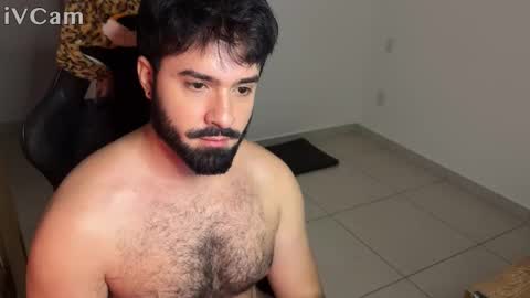 Snapshot of yoursexyvince chatting on October 13, 9:59 pm Vincent online show from October 13, 9:59 pm