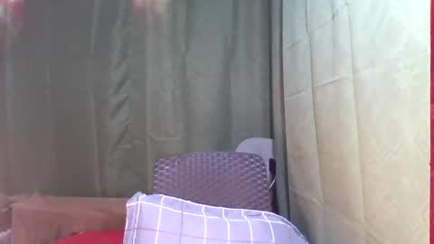 Snapshot of yourshygirl82 chatting on December 16, 1:53 am im MAY online show from December 16, 1:53 am