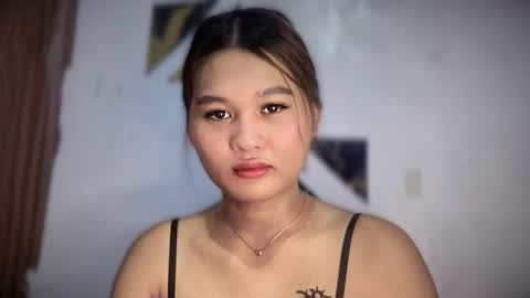 Snapshot of yoursweetgirl_zia chatting on June 7, 9:24 am yoursweetgirl_zia online show from June 7, 9:24 am
