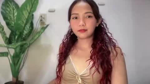 Snapshot of yoursweethot_faye chatting on February 22, 6:28 pm Faye online show from February 22, 6:28 pm