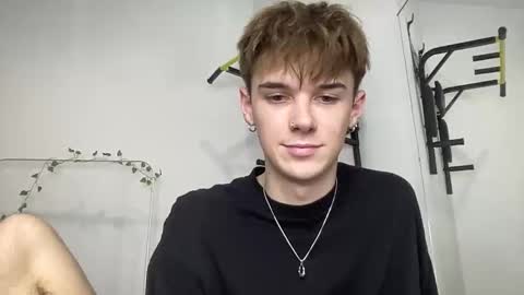 yoursweetyguy online show from November 25, 4:40 pm