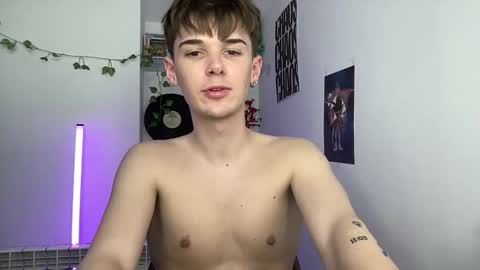 Snapshot of yoursweetyguy chatting on May 21, 4:25 pm yoursweetyguy online show from May 21, 4:25 pm