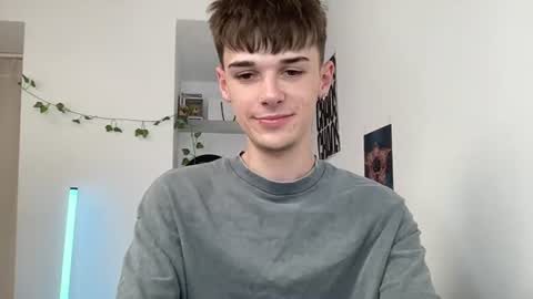 Snapshot of yoursweetyguy chatting on July 1, 2:51 pm yoursweetyguy online show from July 1, 2:51 pm
