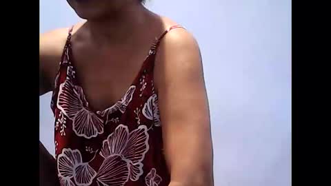 Snapshot of yourtropicalflower chatting on December 23, 9:07 am yourtropicalflower online show from December 23, 9:07 am