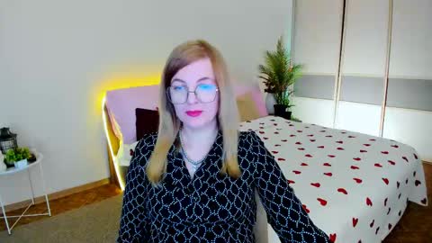Alice online show from May 28, 9:50 am