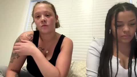 yourz_truly69 online show from January 14, 10:34 pm