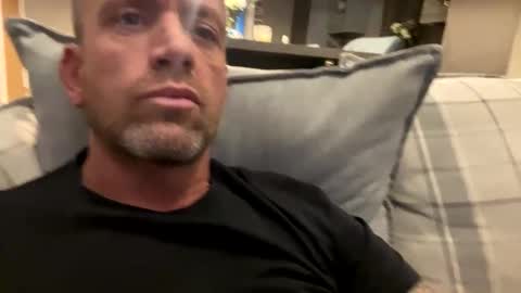 Snapshot of youwantus69 chatting on December 8, 1:46 am You want us 69 online show from December 8, 1:46 am