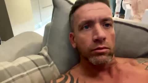 Snapshot of youwantus69 chatting on January 22, 6:10 am You want us 69 online show from January 22, 6:10 am