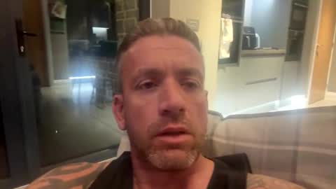 Snapshot of youwantus69 chatting on October 21, 4:57 am You want us 69 online show from October 21, 4:57 am