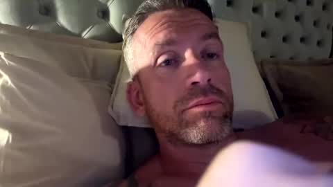 Snapshot of youwantus69 chatting on October 22, 5:45 pm You want us 69 online show from October 22, 5:45 pm