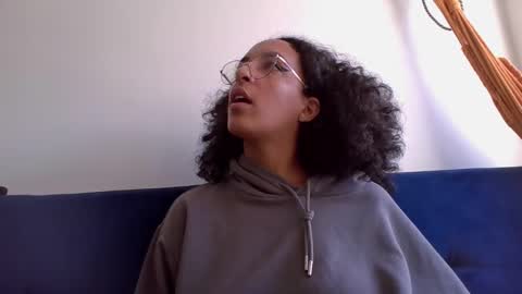 Snapshot of youwishtobeme chatting on December 8, 7:00 pm elizabeth ju online show from December 8, 7:00 pm