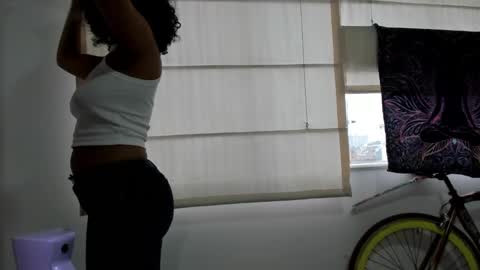 Snapshot of youwishtobeme chatting on February 6, 10:00 pm elizabeth ju online show from February 6, 10:00 pm