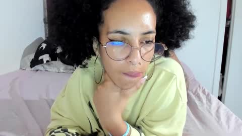 Snapshot of youwishtobeme chatting on February 23, 11:25 pm elizabeth ju online show from February 23, 11:25 pm