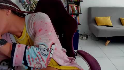 elizabeth  ju   online show from May 18, 6:14 pm
