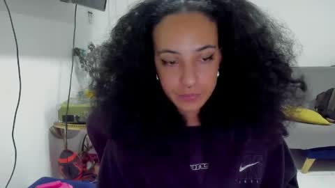 elizabeth  ju   online show from May 25, 1:22 am