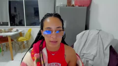 elizabeth  ju   online show from July 28, 2:40 am