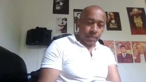 Snapshot of yoyo972 chatting on May 4, 8:10 am yoyo972 online show from May 4, 8:10 am