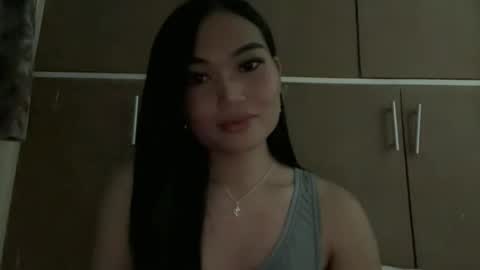 Snapshot of yrdrmgrl_jennie26 chatting on December 1, 12:21 pm yrdrmgrl_jennie26 online show from December 1, 12:21 pm