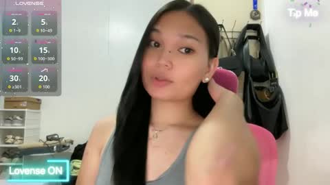 yrdrmgrl_jennie26 online show from April 29, 7:20 pm