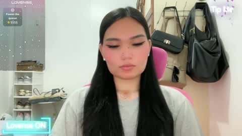 yrdrmgrl_jennie26 online show from May 6, 9:09 pm