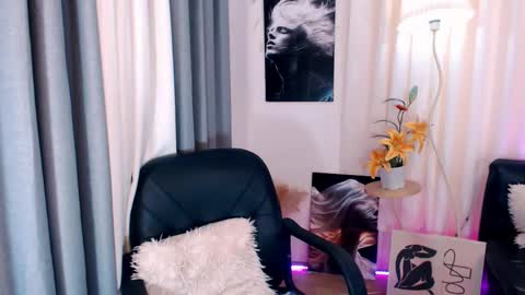 ysabellefox online show from March 10, 9:03 am