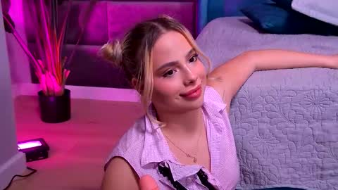 Foxie online show from December 13, 7:53 pm