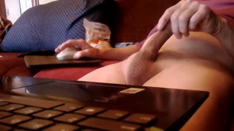 Snapshot of ytsim58 chatting on December 31, 6:02 pm ytsim58 online show from December 31, 6:02 pm