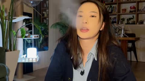 lili online show from November 27, 2:41 pm