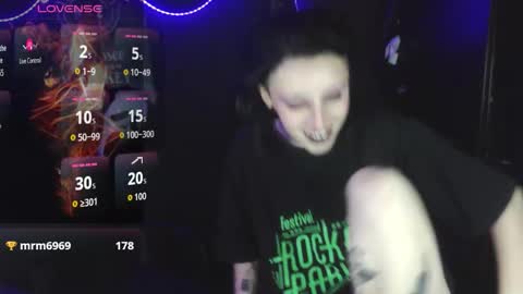 yue_eclipse online show from October 28, 8:07 am