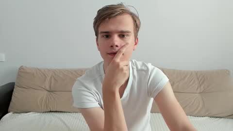 Yue Lang and Samm online show from October 8, 10:35 am