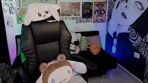 Snapshot of yuhwa chatting on September 13, 5:57 pm rawr Anne Independent model online show from September 13, 5:57 pm