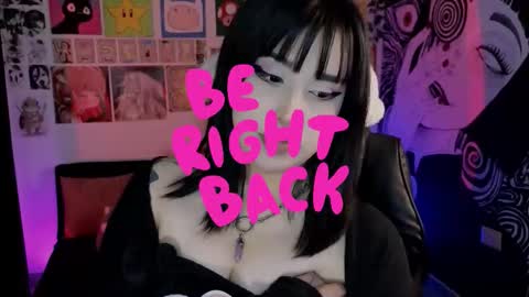 Snapshot of yuhwa chatting on October 19, 10:54 pm rawr Anne Independent model online show from October 19, 10:54 pm