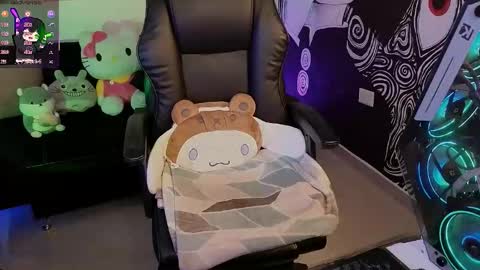 Snapshot of yuhwa chatting on November 10, 7:24 pm rawr Anne Independent model online show from November 10, 7:24 pm