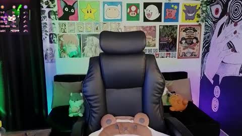 Snapshot of yuhwa chatting on November 16, 9:20 pm rawr Anne Independent model online show from November 16, 9:20 pm