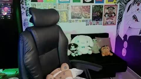    rawr   Anne Independent model      online show from January 18, 1:42 am