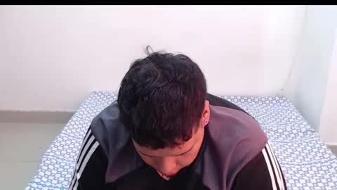 yul and val couple online show from December 18, 5:08 pm