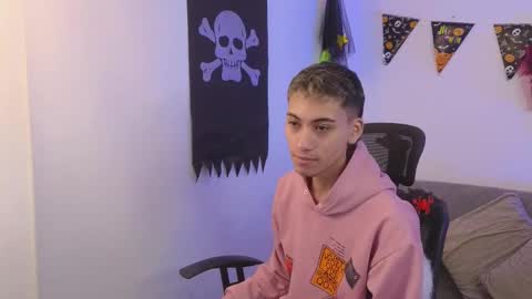 yulian_vasquez online show from October 18, 12:17 pm