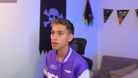 yulian_vasquez online show from October 21, 12:17 pm