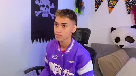 yulian_vasquez online show from October 25, 12:23 pm