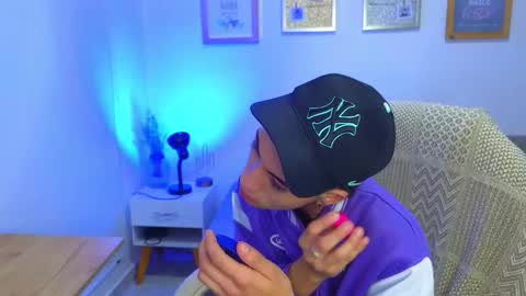 yulian_vasquez online show from December 2, 12:21 pm