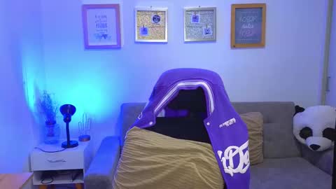 yulian_vasquez online show from December 4, 12:25 pm