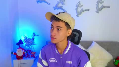 yulian_vasquez online show from January 8, 12:29 pm