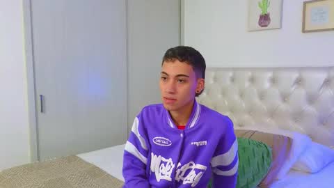 yulian_vasquez online show from January 15, 7:39 pm