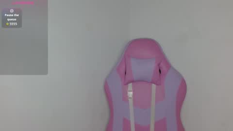 Yuli and SaraIndependent model online show from December 1, 3:44 am