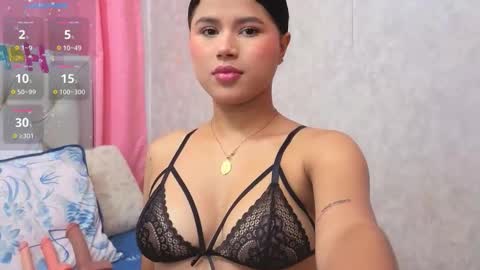Snapshot of yulissa_girls chatting on February 21, 11:22 am yulissa_girls online show from February 21, 11:22 am