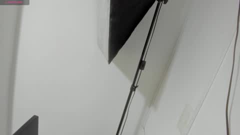 Y U L I T Z A online show from December 18, 11:38 am