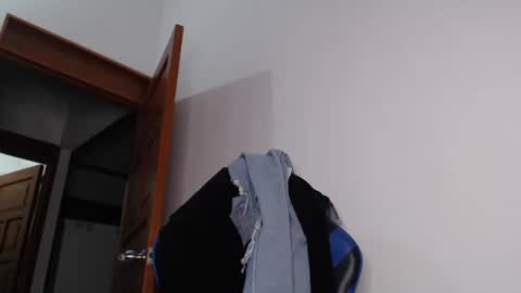 Snapshot of yumchocolate777 chatting on April 24, 7:44 am yumchocolate777 online show from April 24, 7:44 am