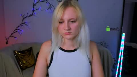 yume_sakura_ online show from September 23, 4:32 pm